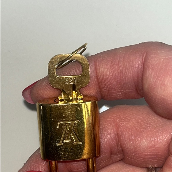 Louis Vuitton Luxurious Gold Padlock and Keys #321 - Picture 9 of 12